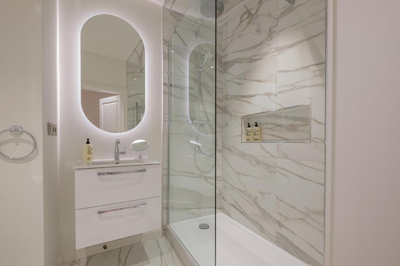 Boutique Charme Apartment บาเดน-บาเดน ภายนอก รูปภาพ