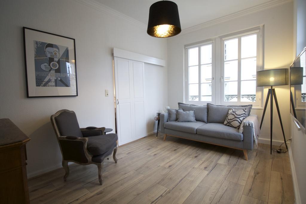 Boutique Charme Apartment บาเดน-บาเดน ภายนอก รูปภาพ