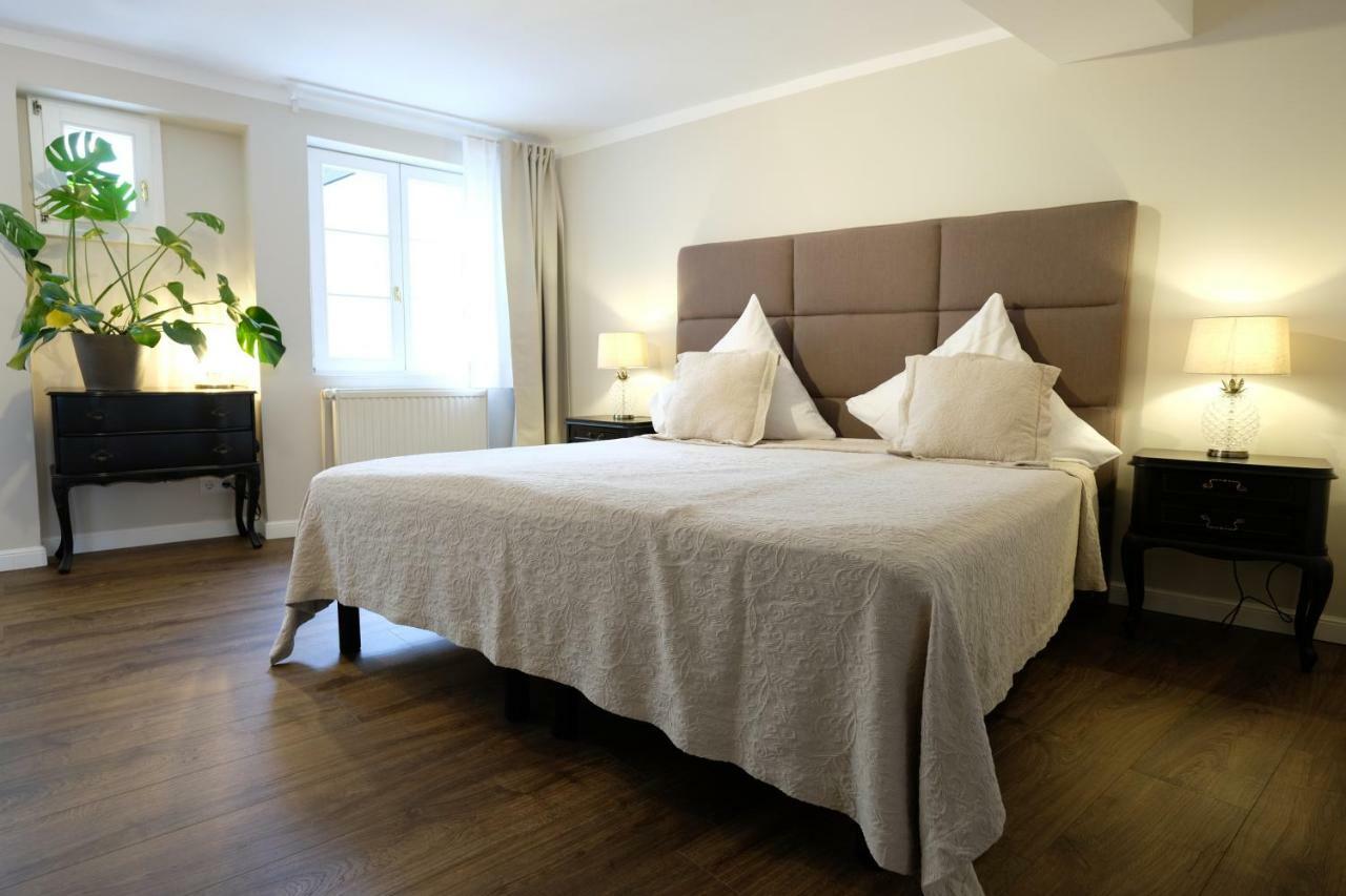 Boutique Charme Apartment บาเดน-บาเดน ภายนอก รูปภาพ